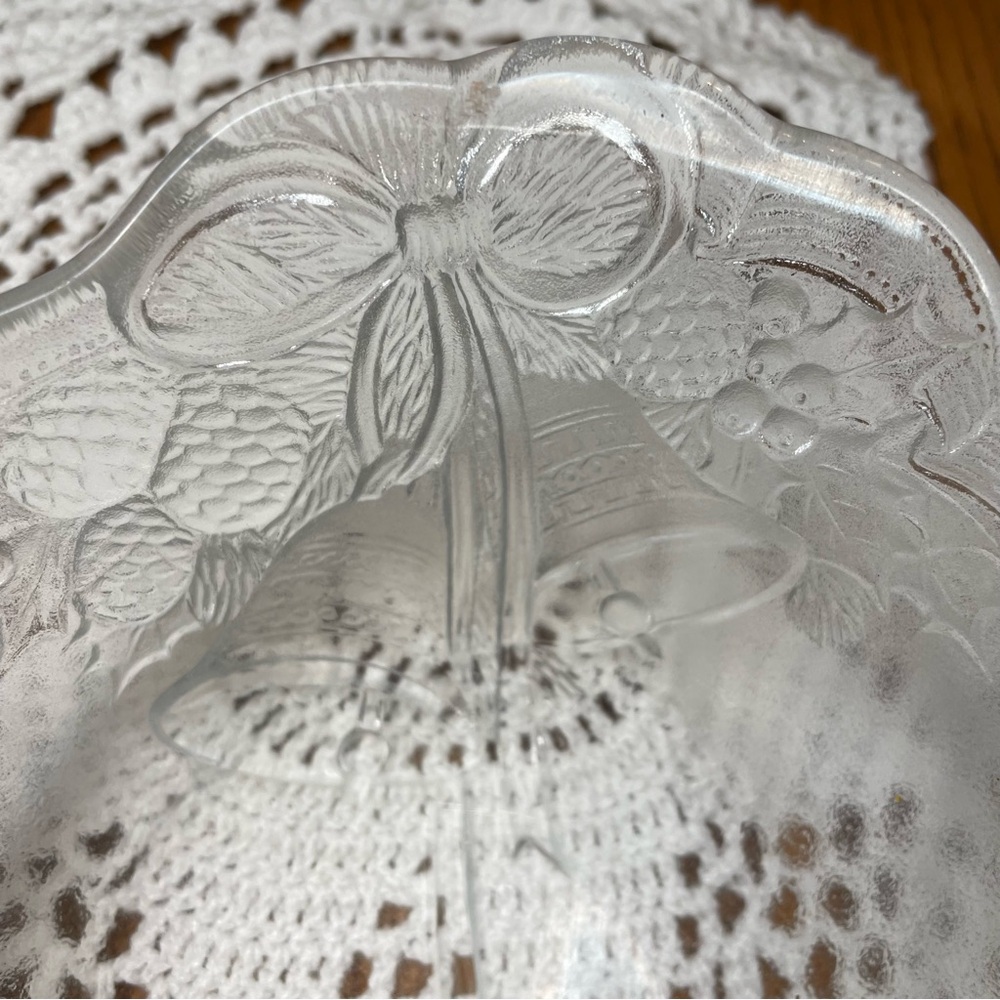 MIkASA Candy Bowl Holiday Bells Clear Cristal Basket. - Picture 4 of 8
